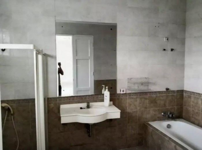 Rumah dijual di cluster Napoleon  Legenda Wisata 